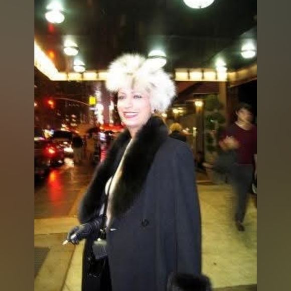 Meet the Recommended Posher! Cassandra - Picture 11 of 16